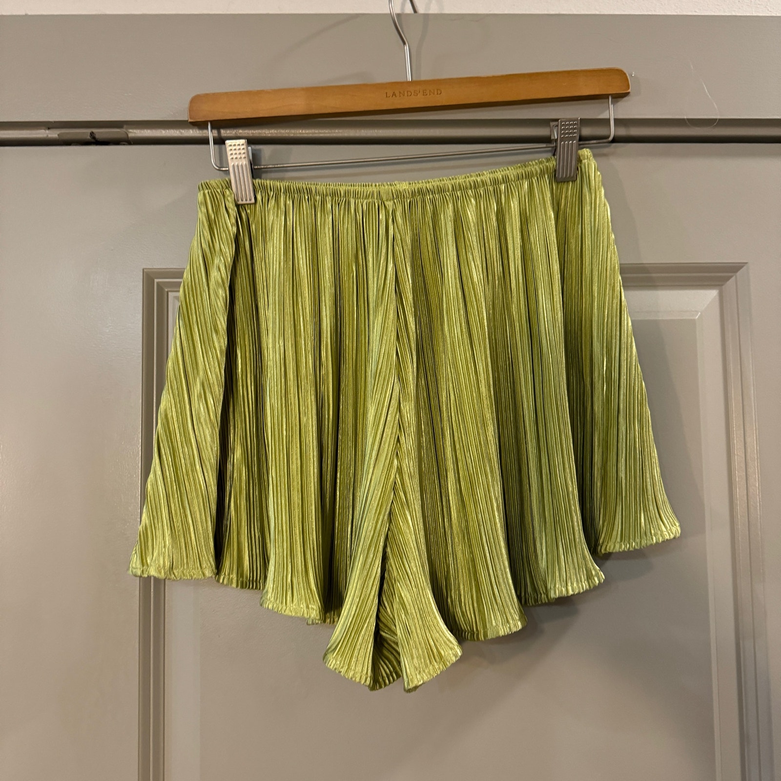 Lilly's Kloset Women's Size Small Green Plisse Crinkle Pleat Lounge Set — image 6 of 8